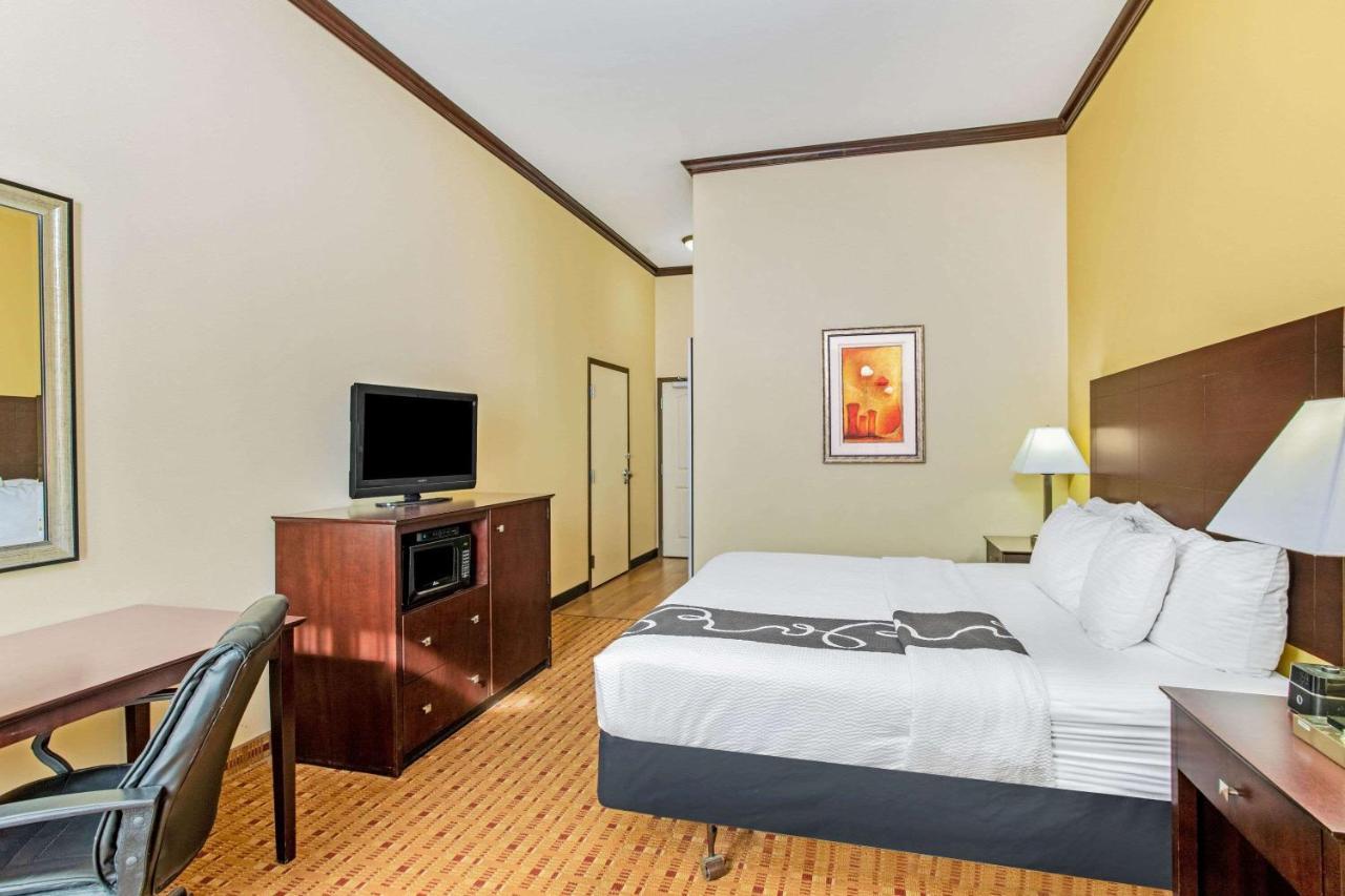 La Quinta By Wyndham Ennis Hotel Bagian luar foto