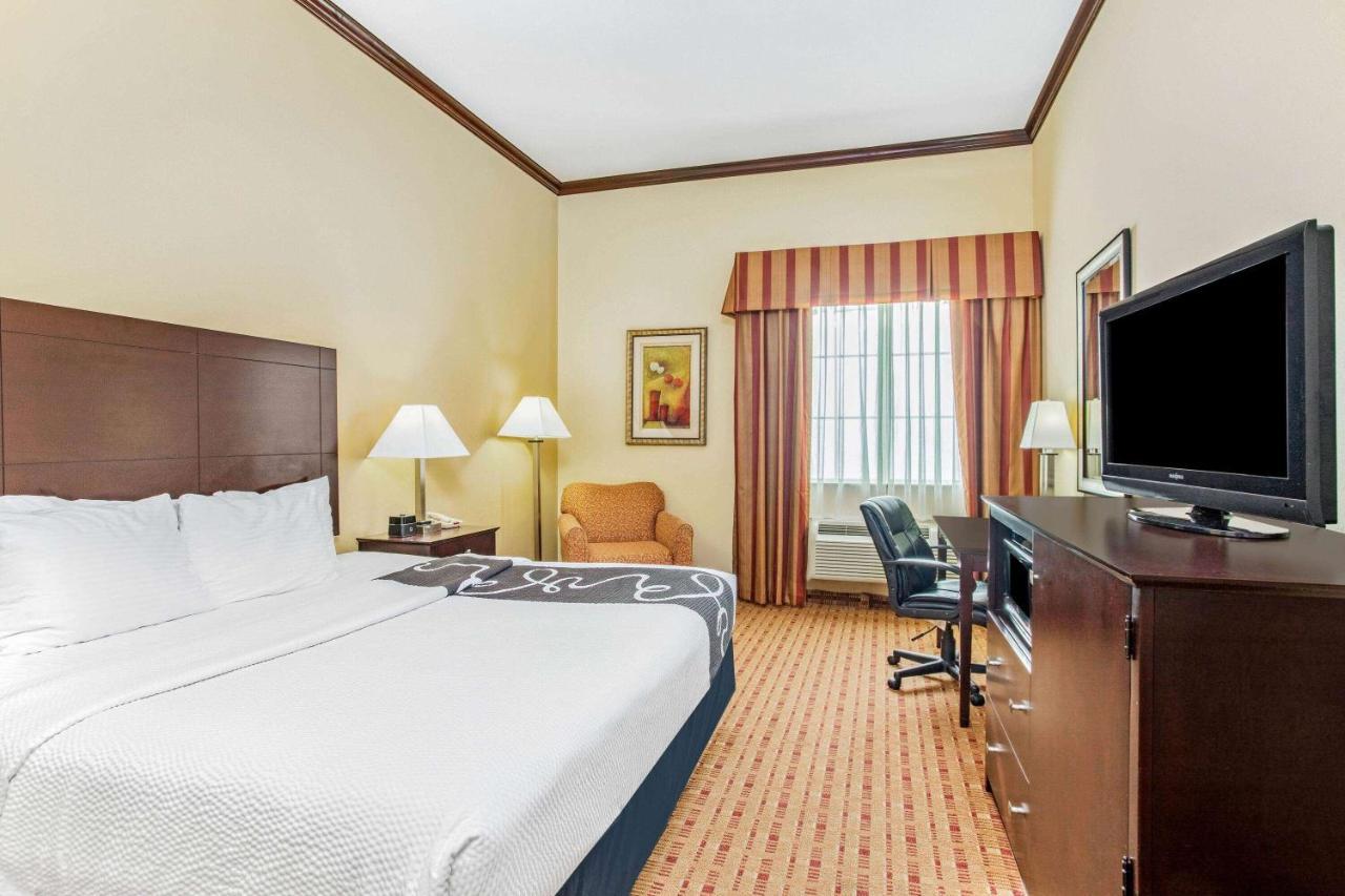 La Quinta By Wyndham Ennis Hotel Bagian luar foto