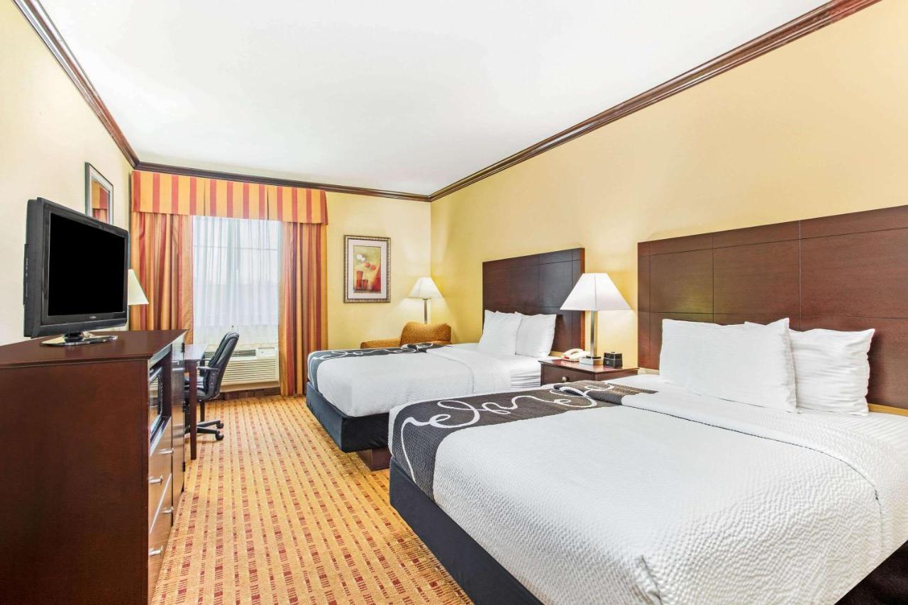 La Quinta By Wyndham Ennis Hotel Bagian luar foto