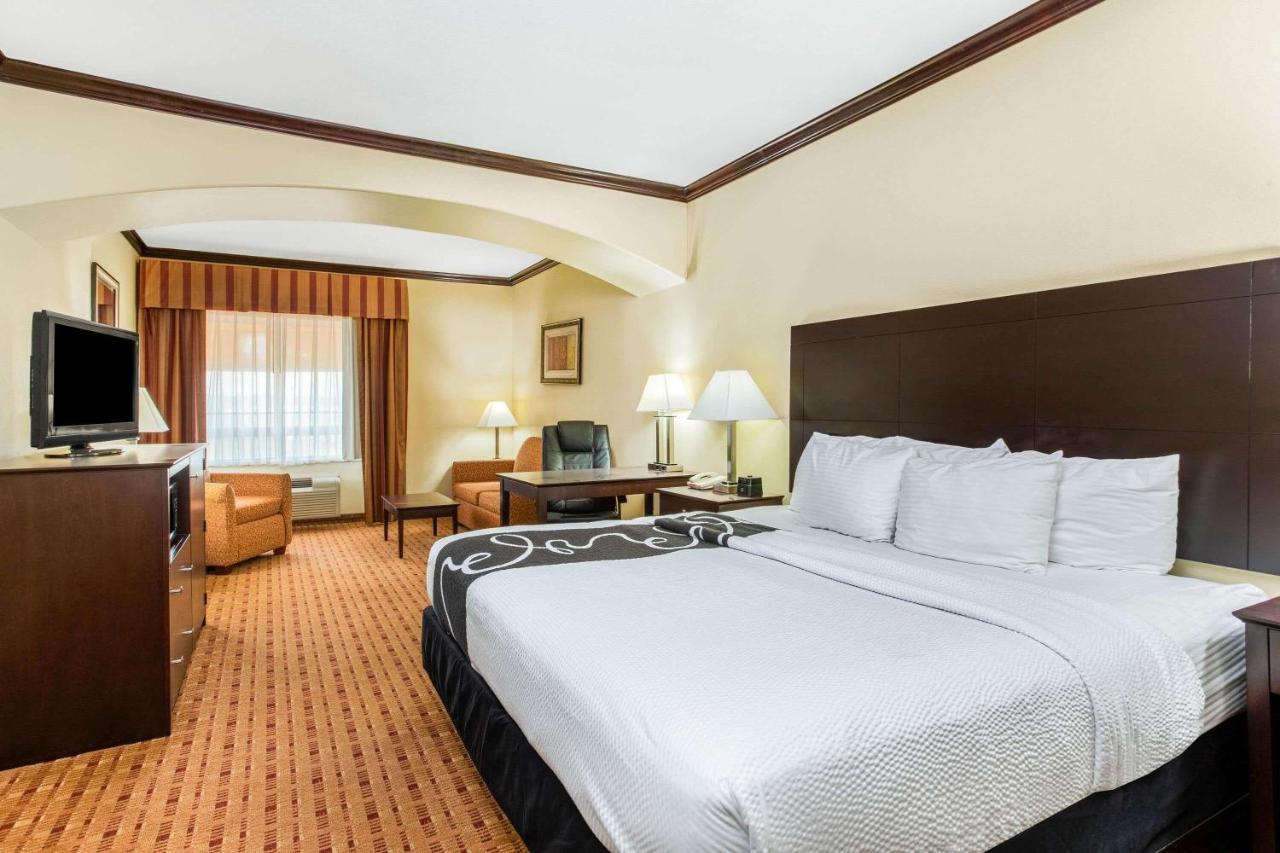 La Quinta By Wyndham Ennis Hotel Bagian luar foto
