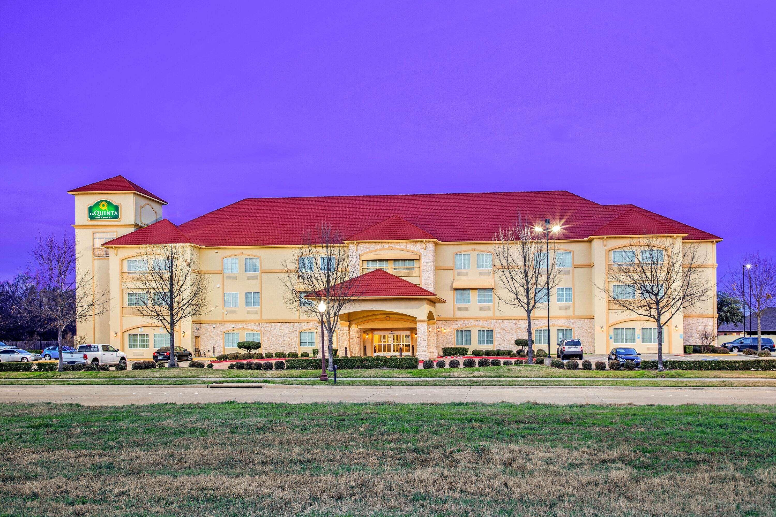 La Quinta By Wyndham Ennis Hotel Bagian luar foto