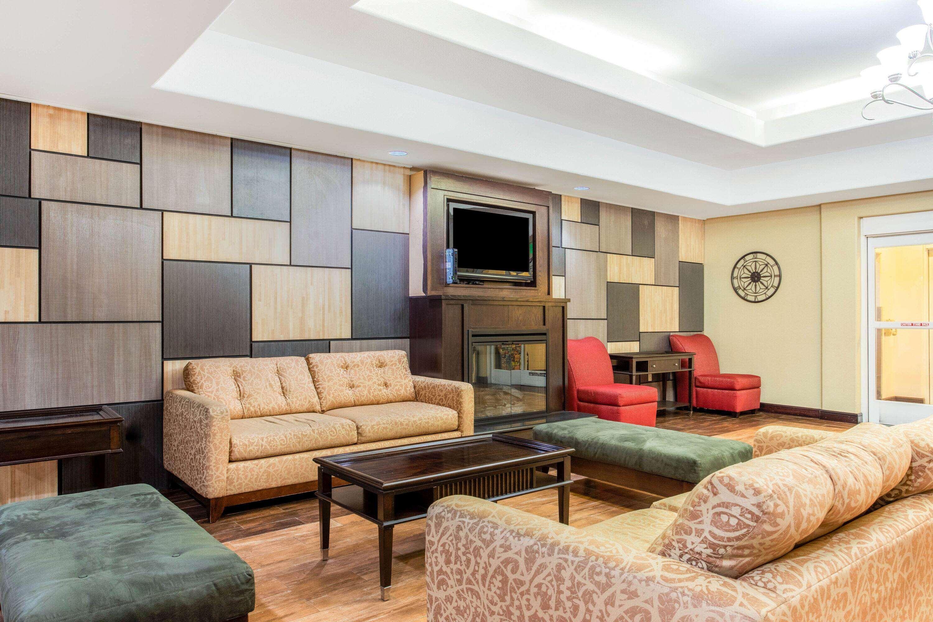 La Quinta By Wyndham Ennis Hotel Bagian luar foto