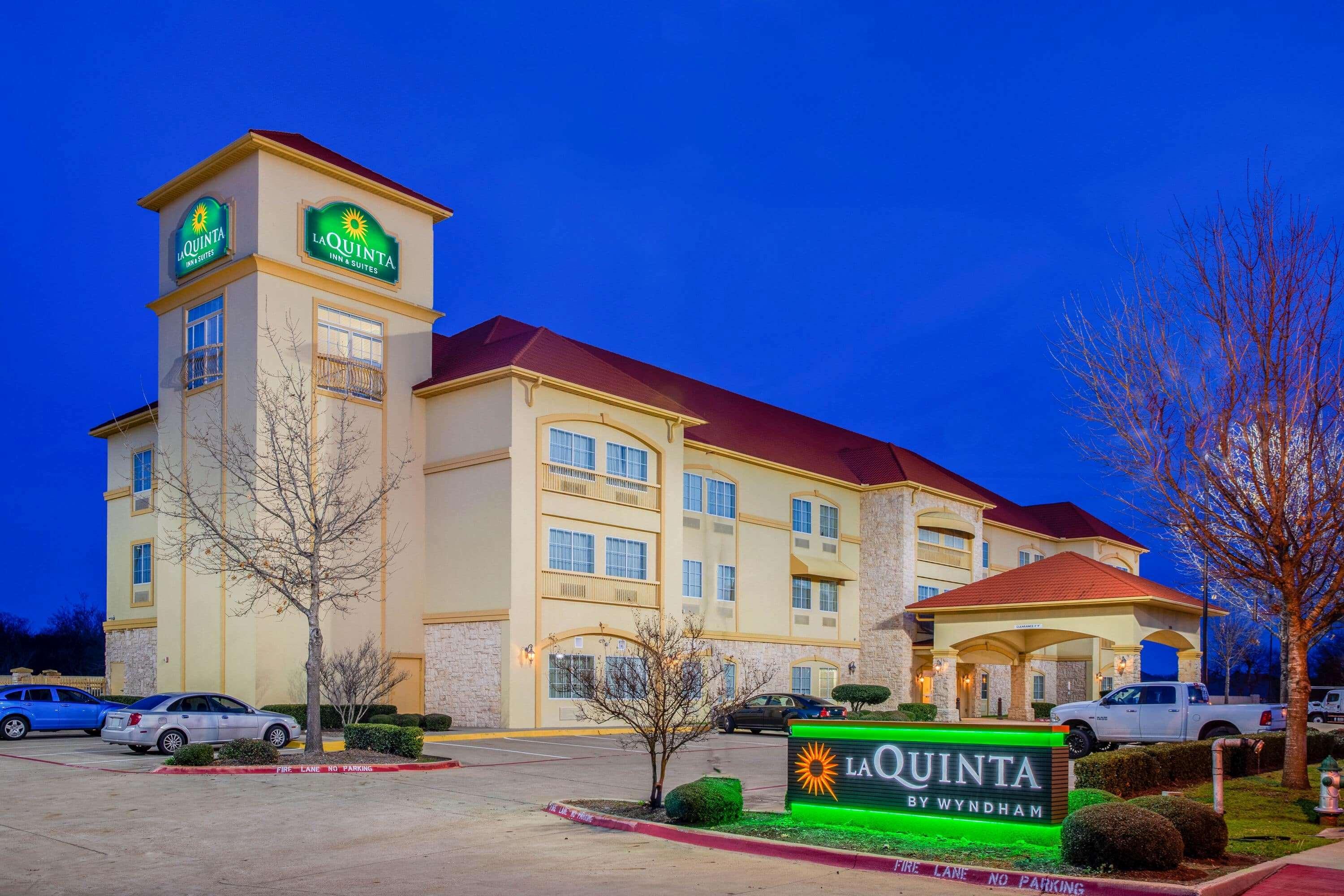 La Quinta By Wyndham Ennis Hotel Bagian luar foto