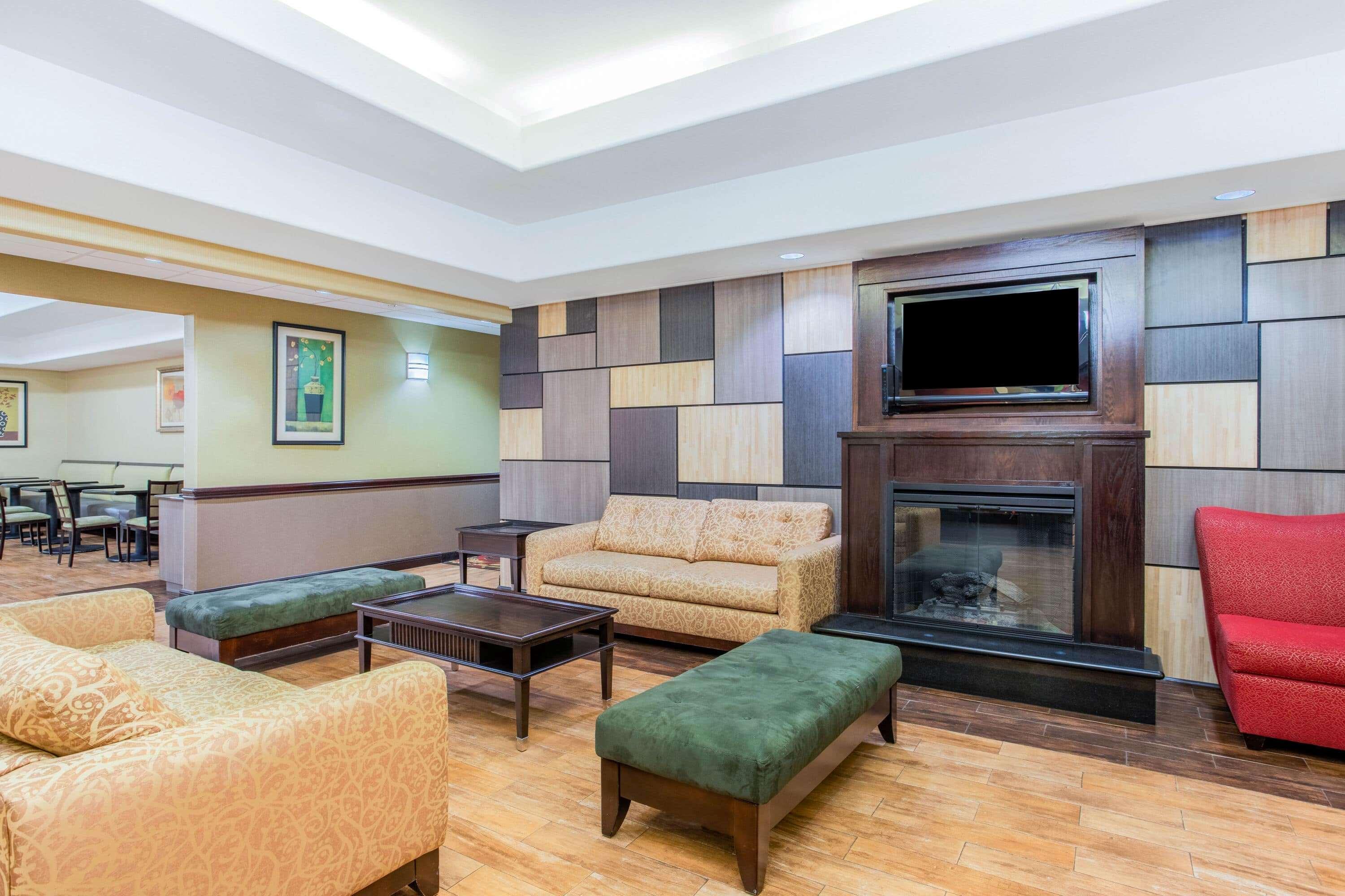 La Quinta By Wyndham Ennis Hotel Bagian luar foto