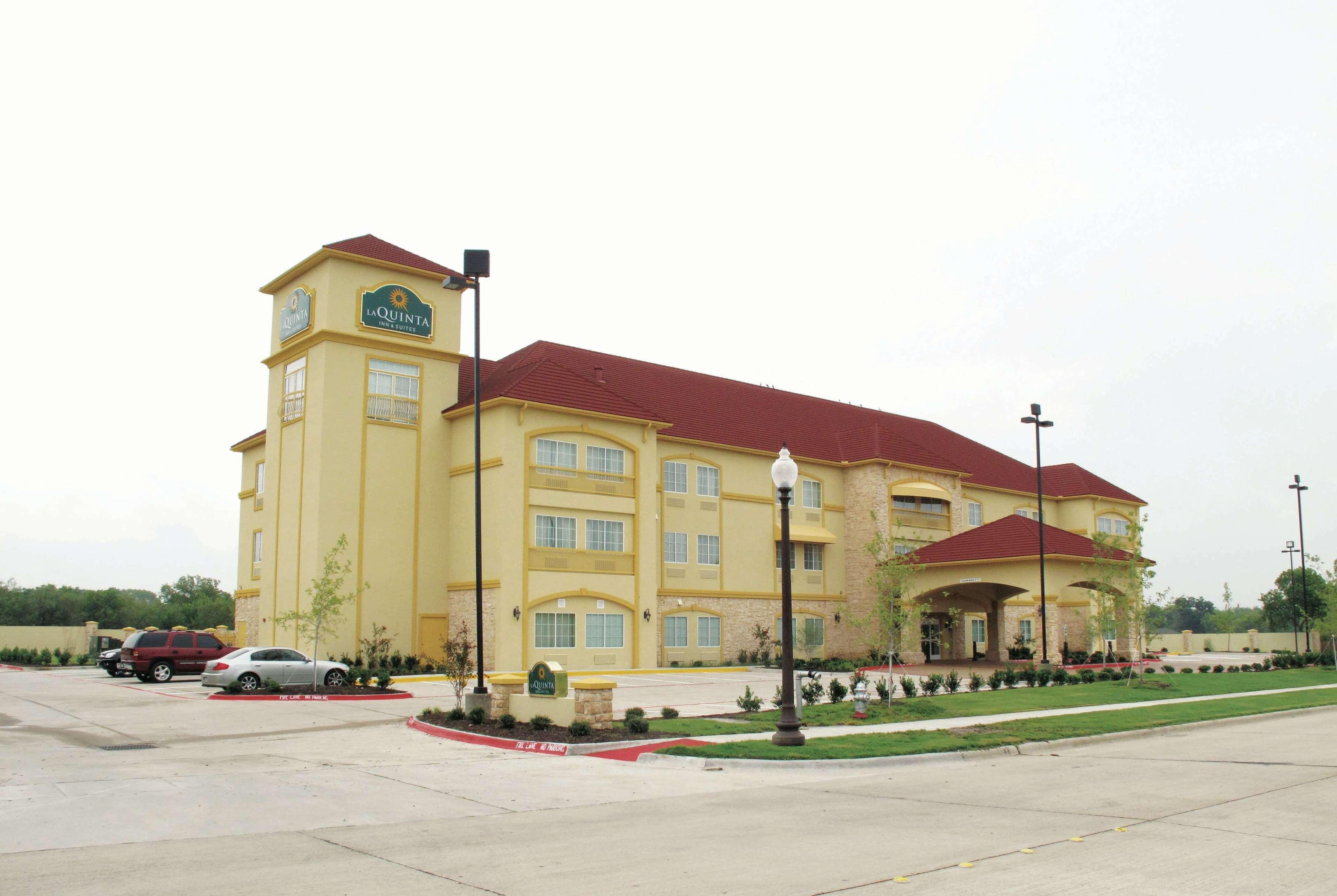 La Quinta By Wyndham Ennis Hotel Bagian luar foto
