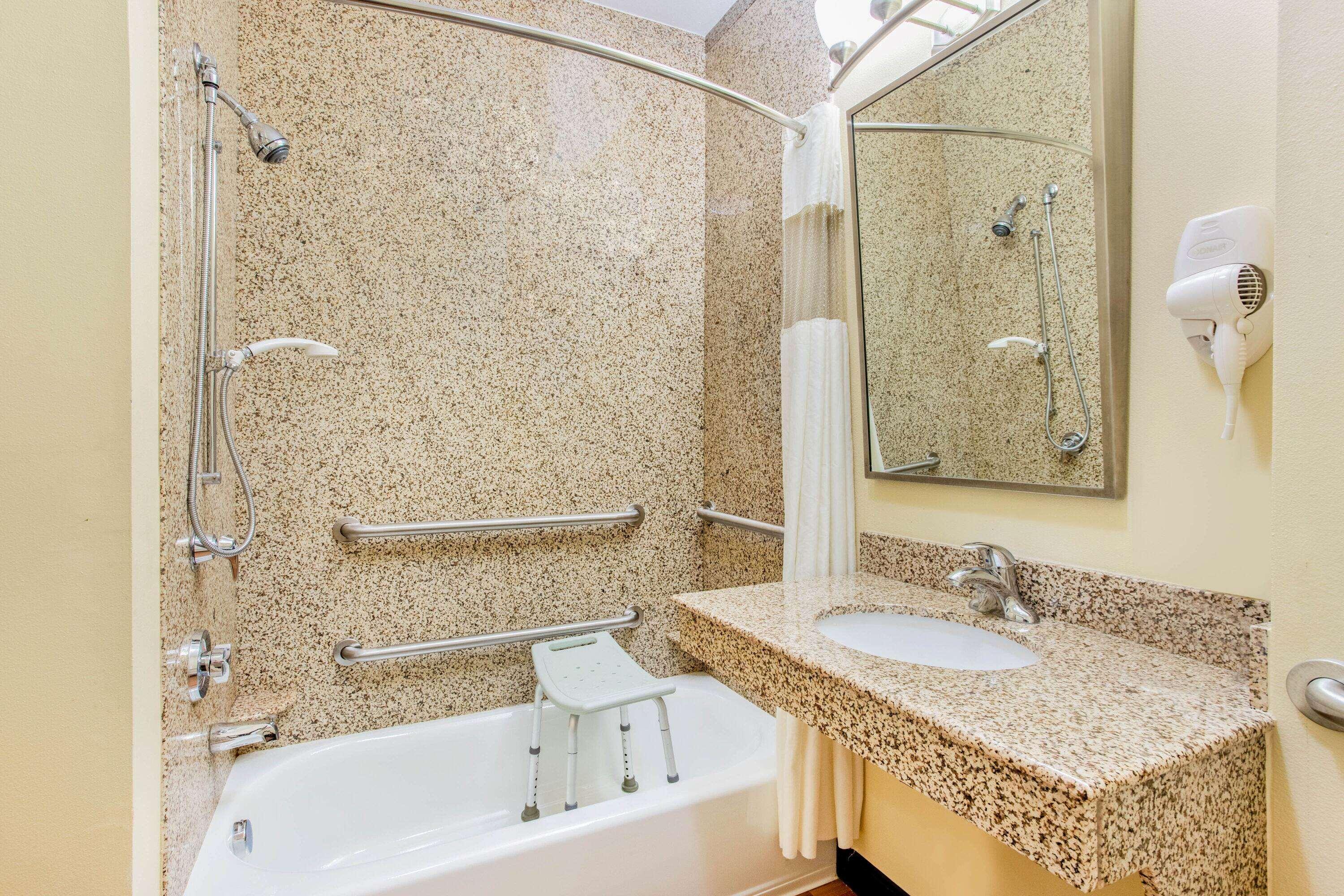 La Quinta By Wyndham Ennis Hotel Bagian luar foto